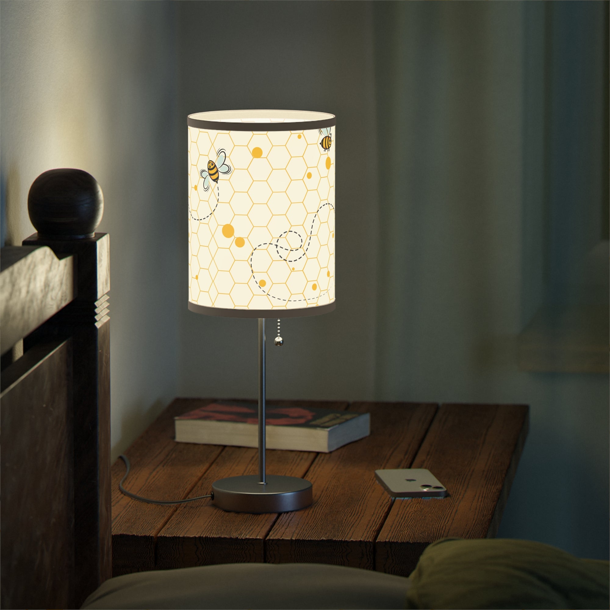 Chic Bee-Themed Table Lamp
