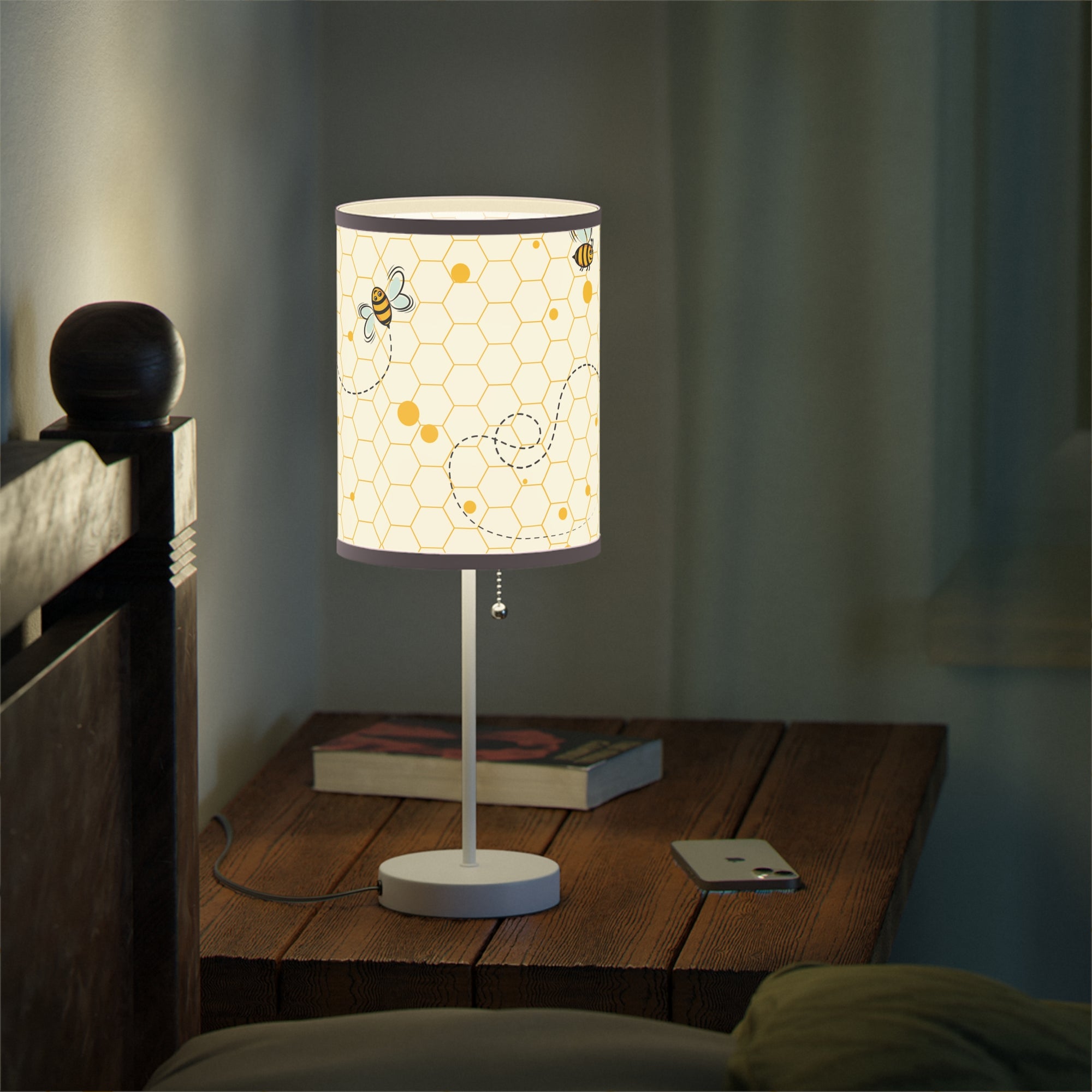 Chic Bee-Themed Table Lamp