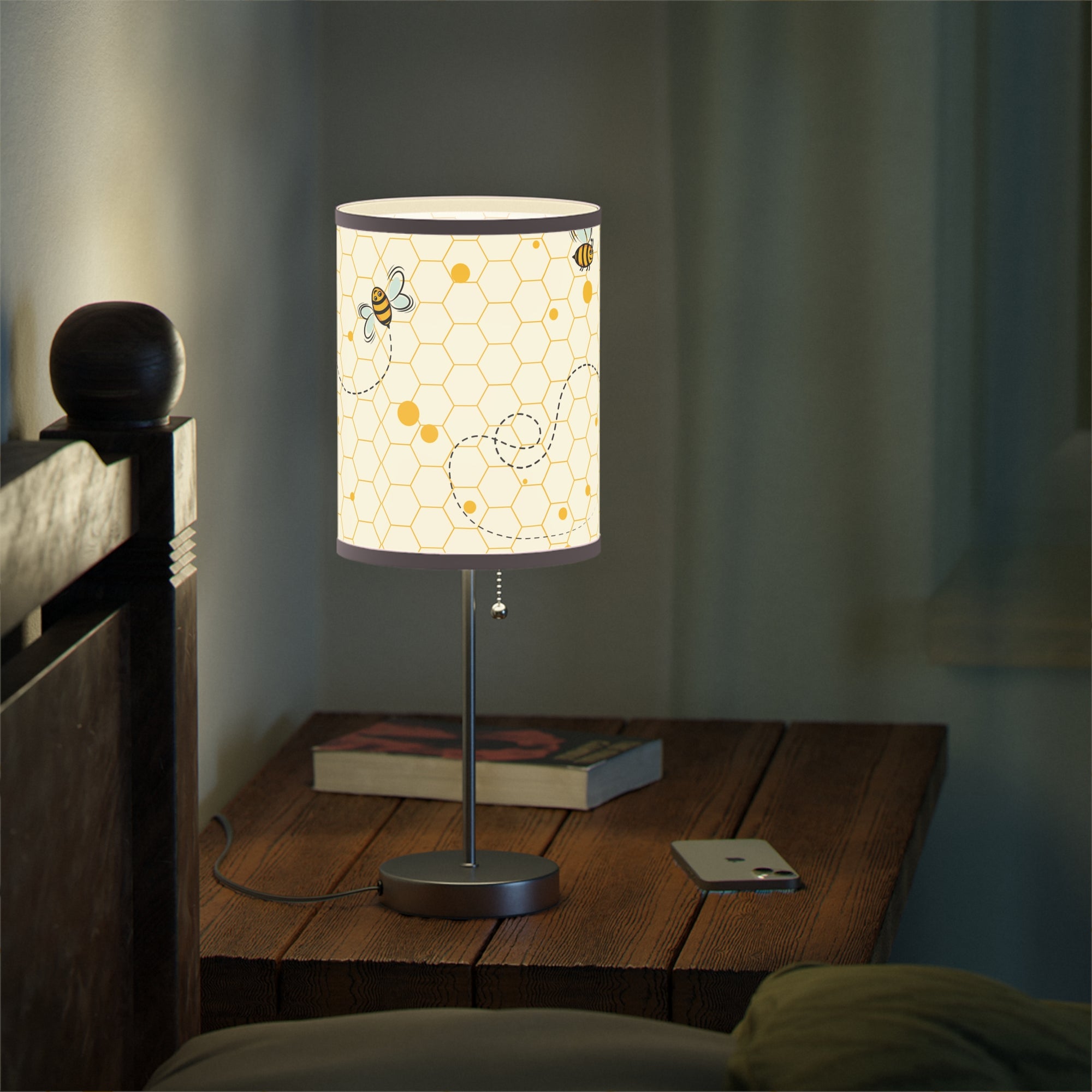 Chic Bee-Themed Table Lamp